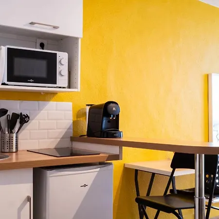Апартаменты Le Petit Parisien - Studio Confortable A *