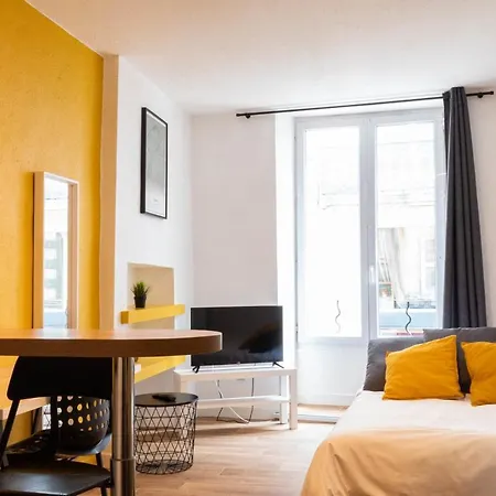 Апартаменты Le Petit Parisien - Studio Confortable A *